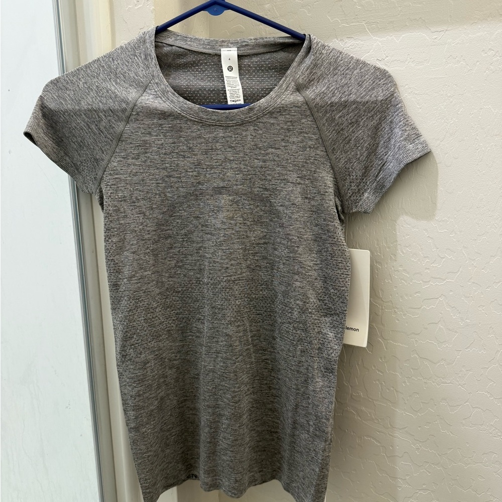 LULULEMON Gray Short Sleeve Tee